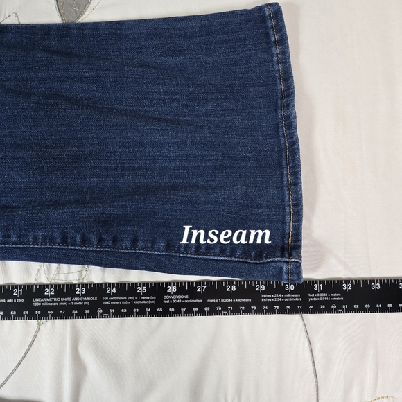 Levi Strauss & Co. Jeans, 726 High-Rise Flare, Dark Denim, Women's, Size W26 L32 - Picture 11 of 13